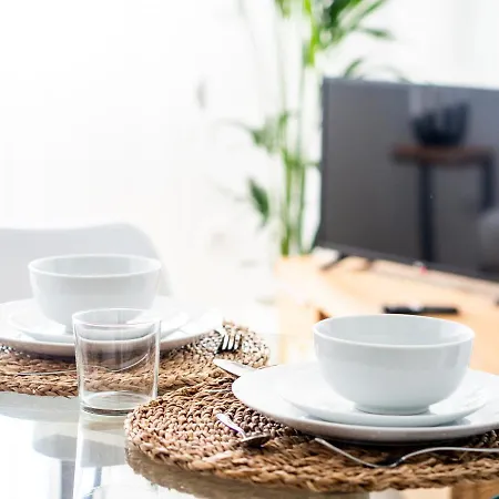 Lejlighed Abora With Pool, Gym And Free Parking