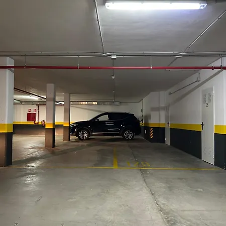 Lejlighed Abora With Pool, Gym And Free Parking