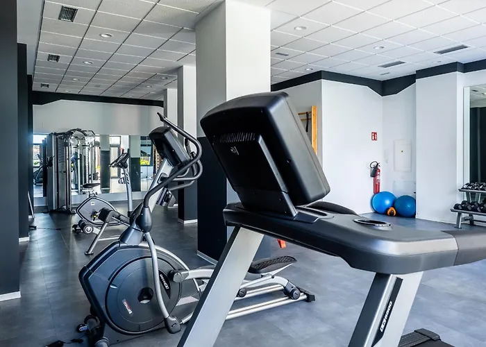 Abora With Pool, Gym And Free Parking Апартаменти