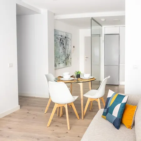 Apartment Abora With Pool, Gym And Free Parking
