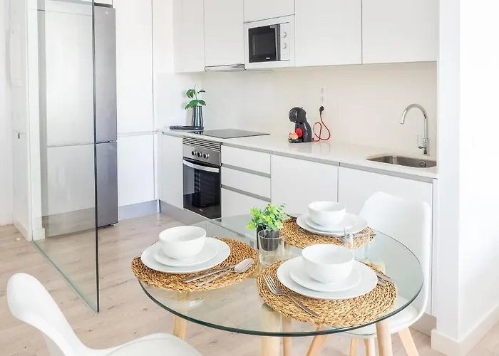 Lejlighed Abora With Pool, Gym And Free Parking